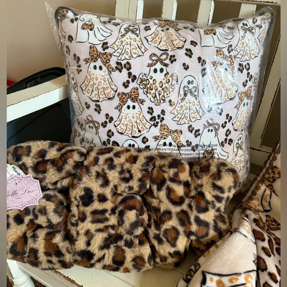 Leopard Ghost‎ NWT 3 Throw Pillows & Matching Leopard Ghostie Throw Blanket